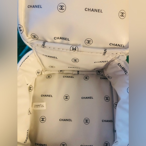 Auth. CHANEL Restyled Square White & Black Crossbody/Handbag from Cosmetic Case - Picture 13 of 16